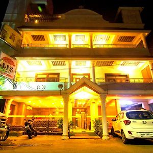 Jjs Park Inn